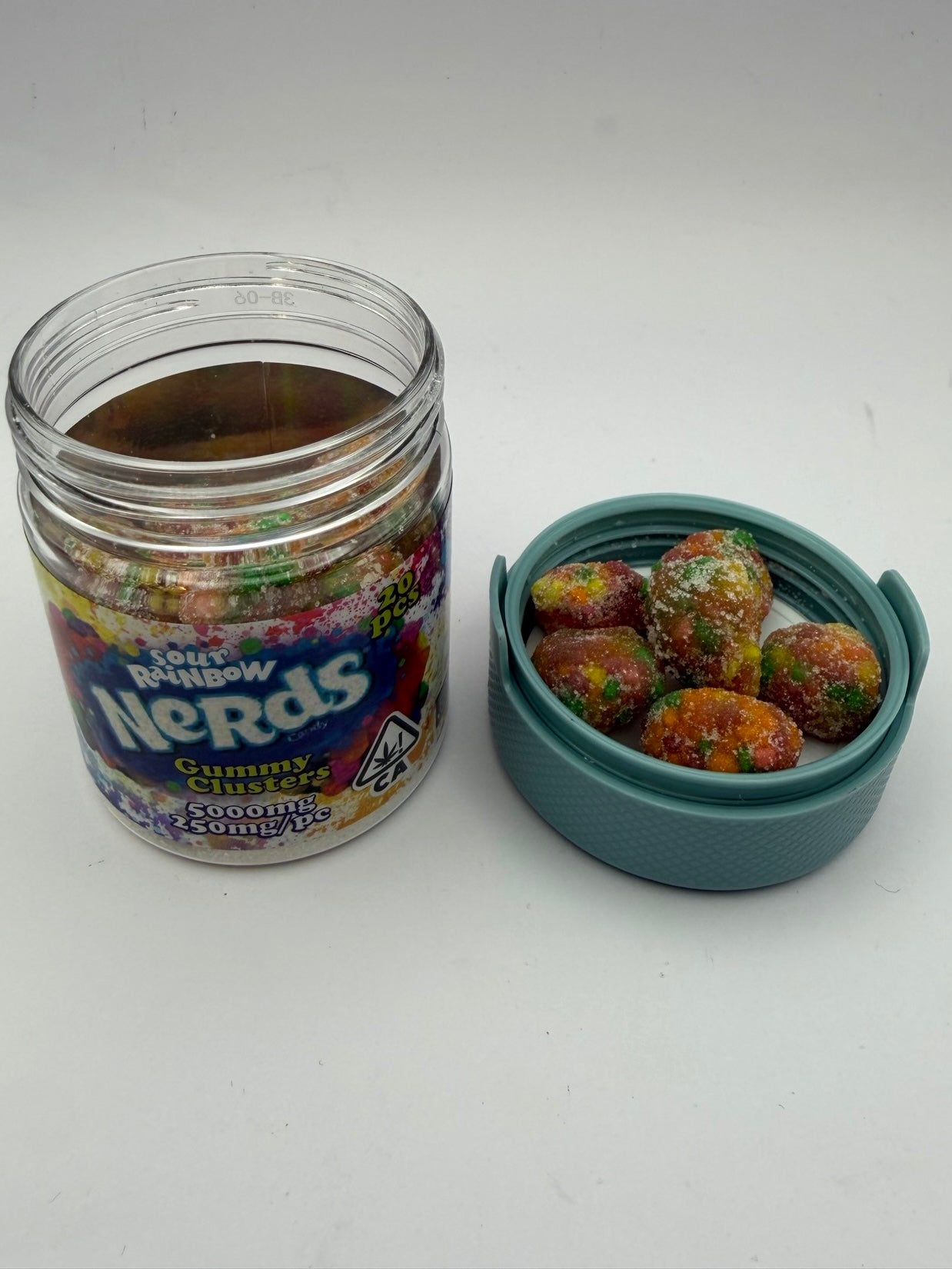 SOUR RAINBOW NERDS GUMMY GLUSTER